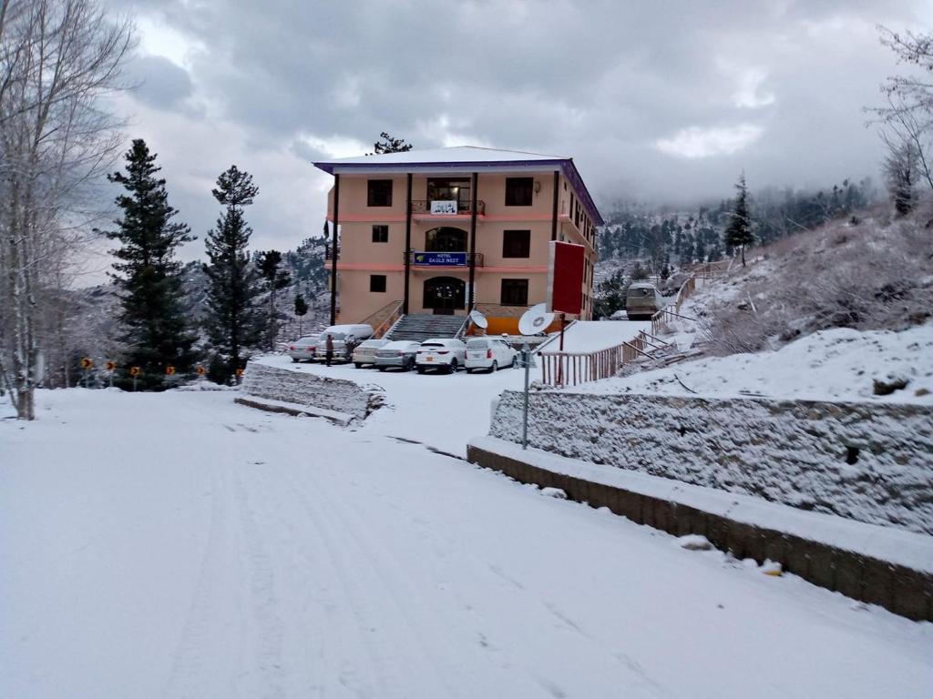 Eagle Nest Malam Jabba